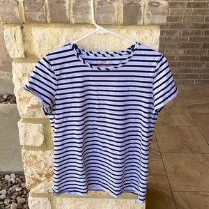 🦋 gently used striped vineyard vines tee 🦋